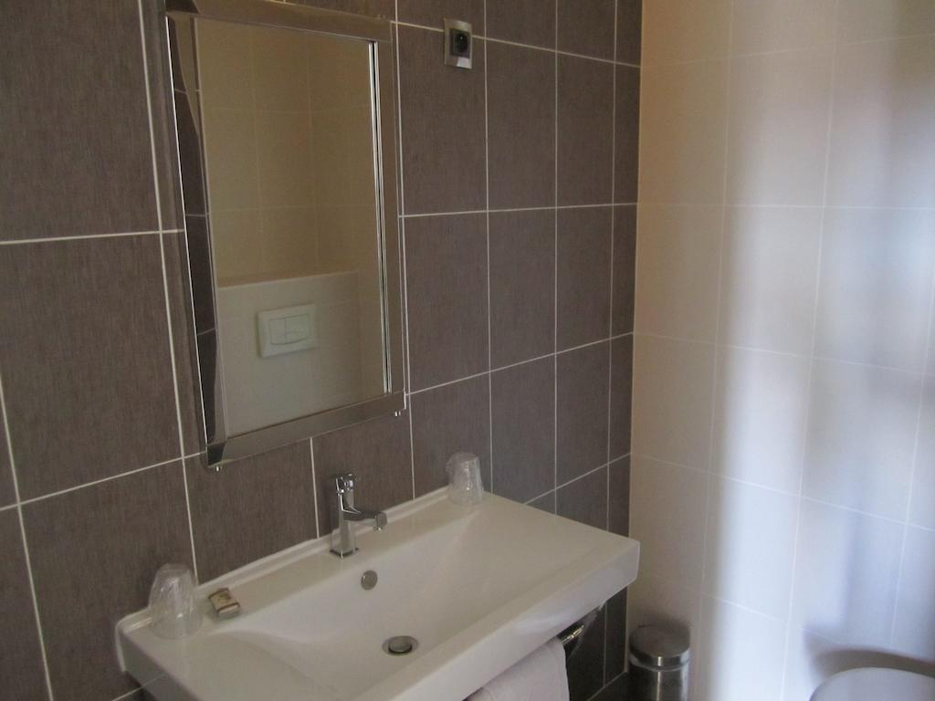 Hotel Les Arbousiers Calvi  Pokój zdjęcie